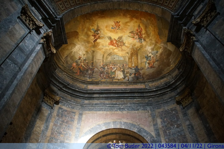 Photo ID: 043584, Fresco above the tomb, Girona, Spain