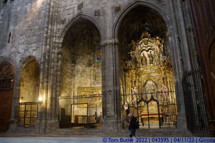 Photo ID: 043595, Side chapels, Girona, Spain