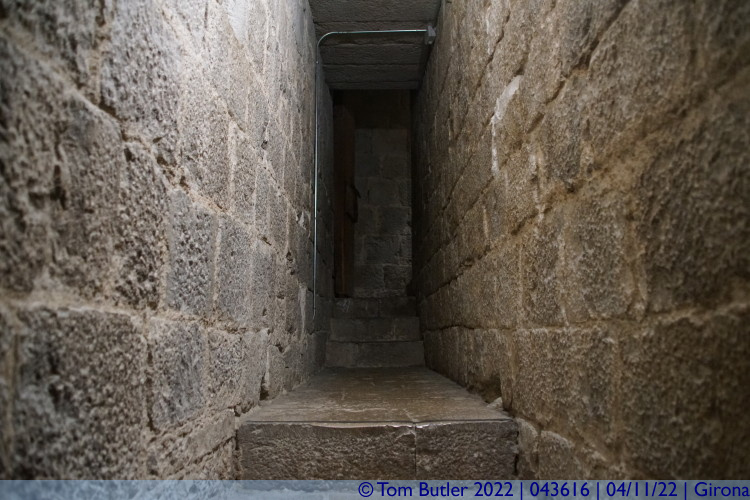 Photo ID: 043616, Stairs to the prison, Girona, Spain