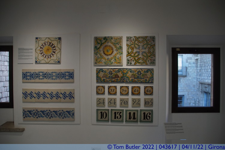 Photo ID: 043617, Tiles and designs, Girona, Spain