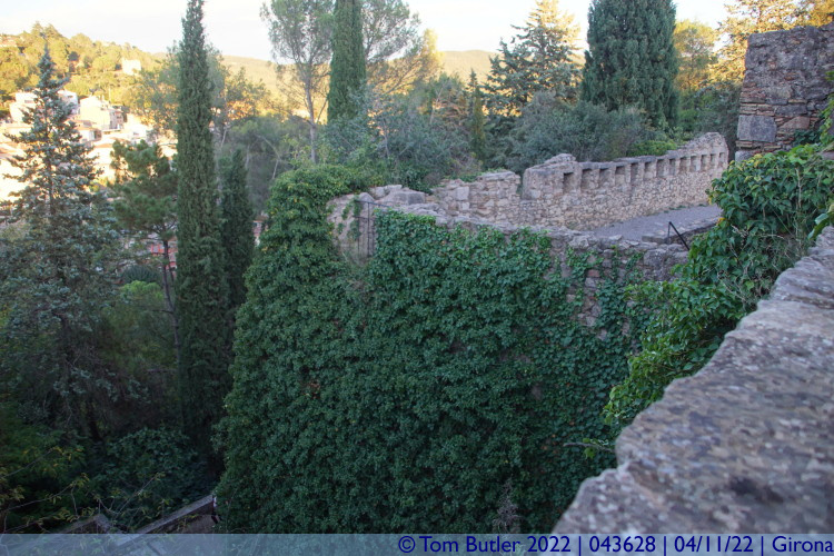 Photo ID: 043628, On the walls, Girona, Spain