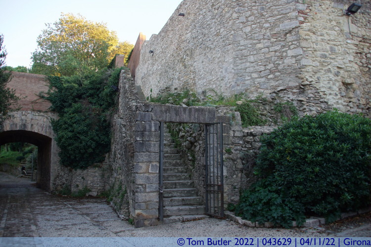 Photo ID: 043629, Entrance up onto the walls, Girona, Spain