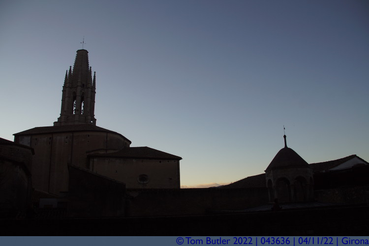 Photo ID: 043636, Sunset behind the Basilica, Girona, Spain