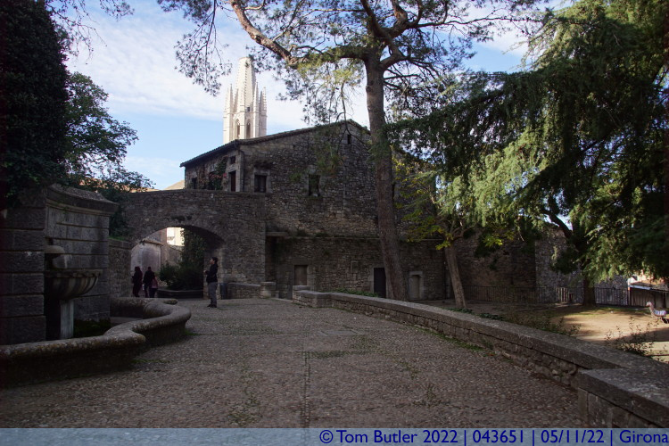 Photo ID: 043651, Passeig arqueolgic, Girona, Spain