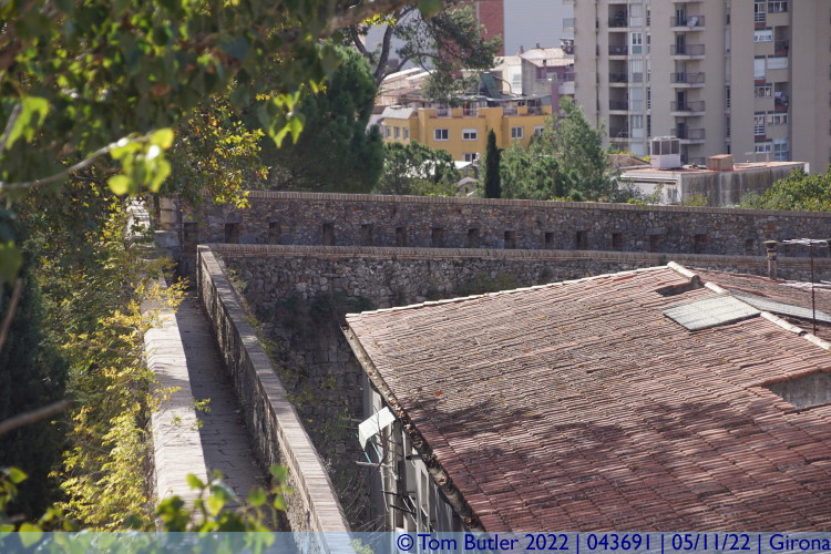 Photo ID: 043691, Looking down on the walls, Girona, Spain