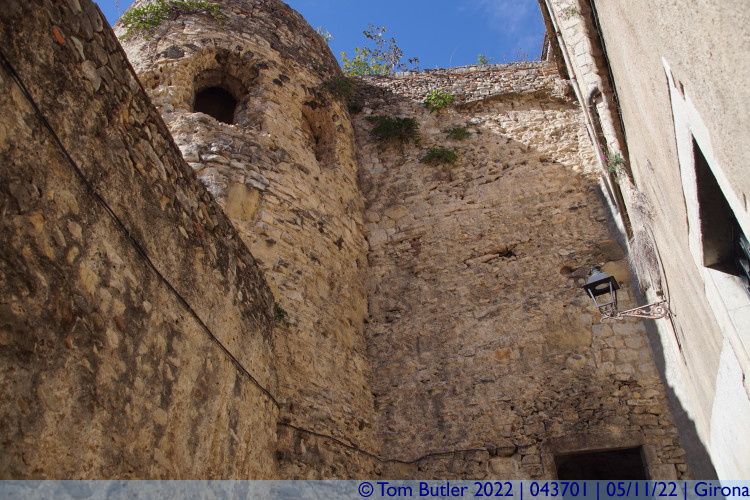 Photo ID: 043701, Under the Torre Vescomtal, Girona, Spain