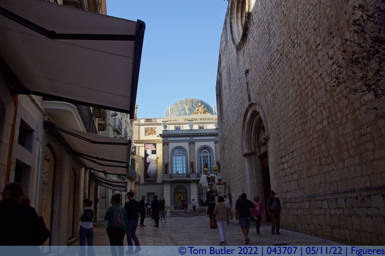 Photo ID: 043707, Approaching the Theatre Museum, Figueres, Spain