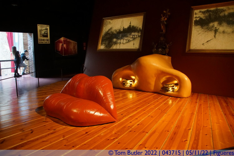 Photo ID: 043715, Mae West sculpture, Figueres, Spain