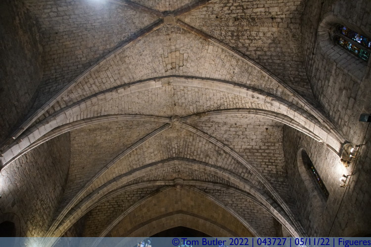 Photo ID: 043727, Roof of the church, Figueres, Spain