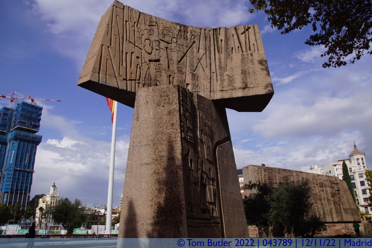 Photo ID: 043789, Monumento al Descubrimiento de Amrica, Madrid, Spain