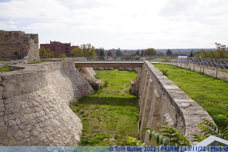 Photo ID: 043848, Outer walls, Madrid, Spain