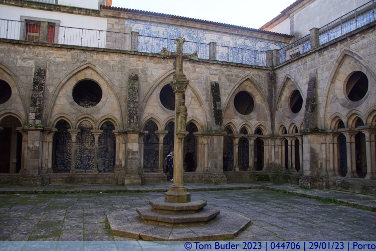 Photo ID: 044706, In the cloister of the Cathedral, Porto, Portugal