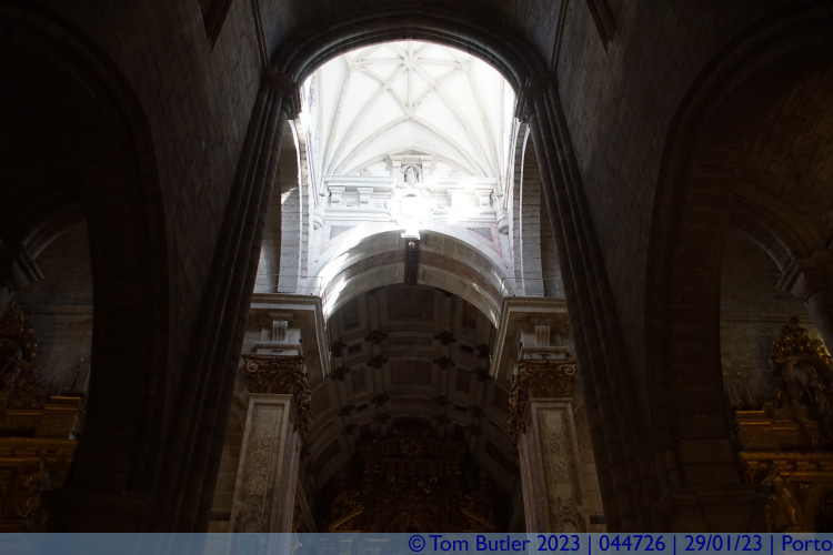Photo ID: 044726, Centre of the Cathedral, Porto, Portugal