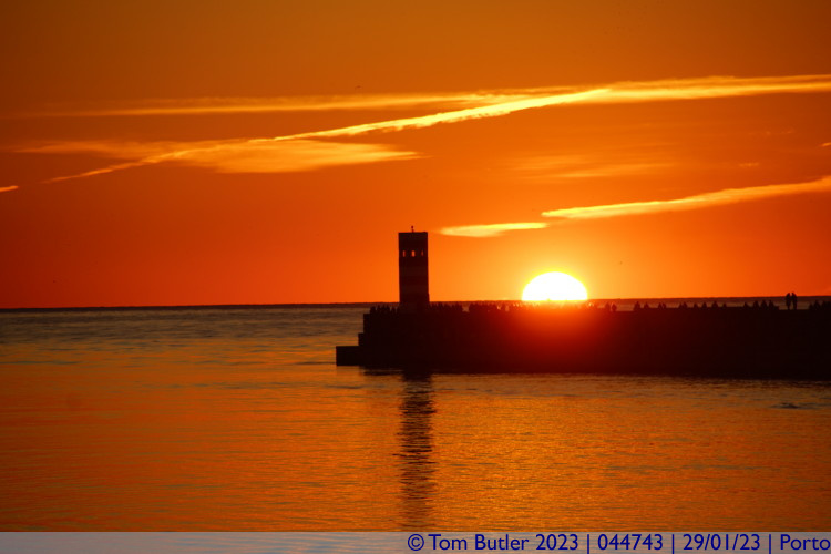 Photo ID: 044743, Sun setting behind the Molhe Norte, Porto, Portugal