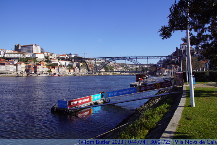 Photo ID: 044774, By the Douro, Vila Nova de Gaia, Portugal