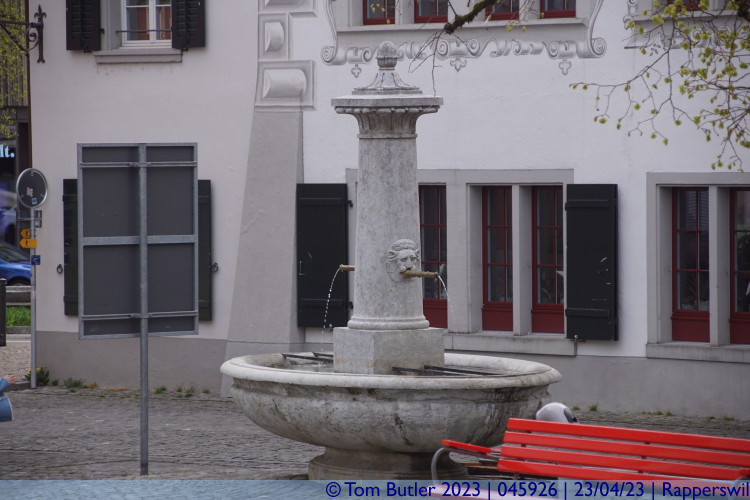 Photo ID: 045926, Drinking fountain, Rapperswil, Switzerland