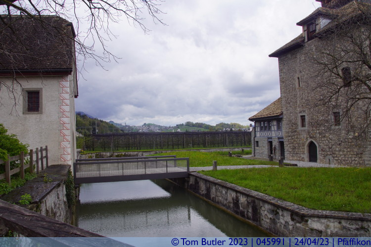 Photo ID: 045991, Castle and chapel, Pfffikon, Switzerland
