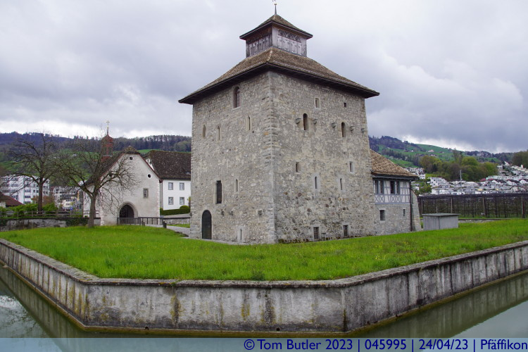 Photo ID: 045995, Castle and chapel, Pfffikon, Switzerland
