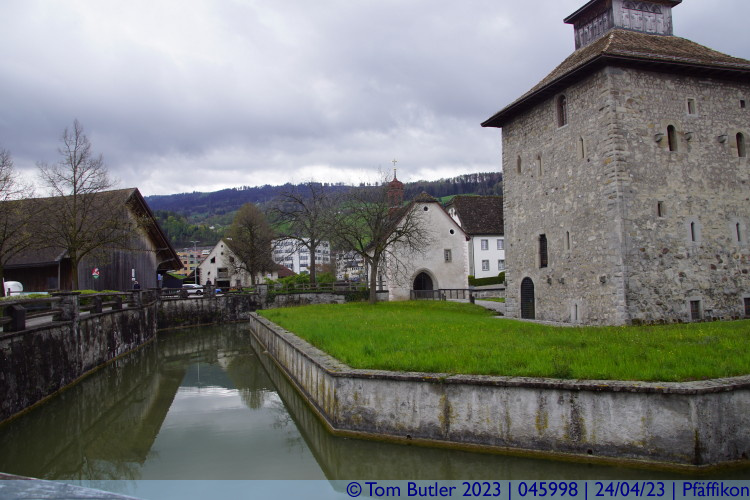 Photo ID: 045998, Castle, Chapel and Moat, Pfffikon, Switzerland
