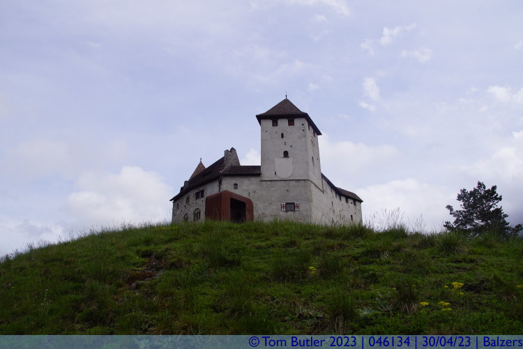 Photo ID: 046134, Approaching the castle, Balzers, Liechtenstein