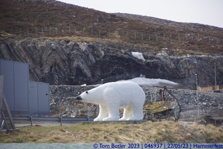 Photo ID: 046937, Glass fibre polar bear, Hammerfest, Norway