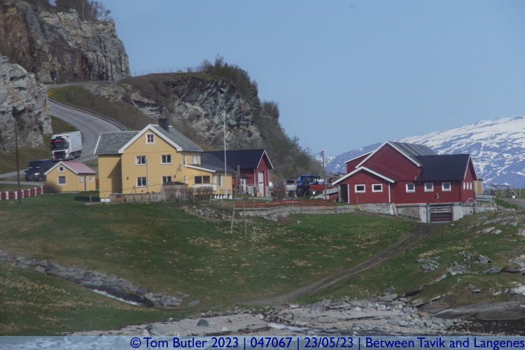 Photo ID: 047067, Wooden houses by the fjord, Between Tavik and Langenes, Norway