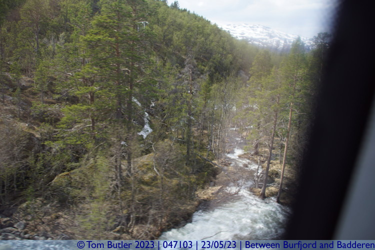 Photo ID: 047103, Crossing a stream, Between Burfjord and Badderen, Norway