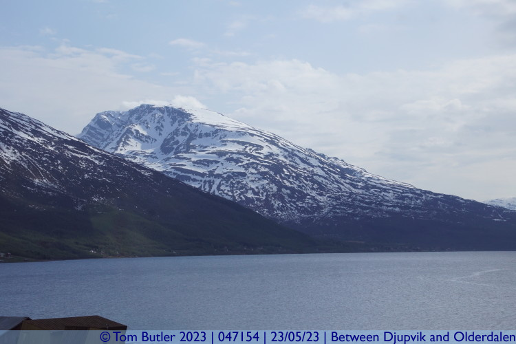 Photo ID: 047154, Mountain opposite the Lyngen Alps, Between Djupvik and Olderdalen, Norway