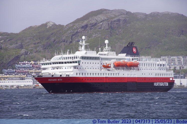Photo ID: 047313, MS Richard With departing Bod, Bod, Norway