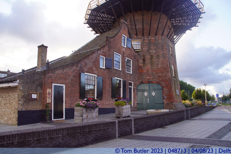 Photo ID: 048713, House beneath the windmill, Delft, Netherlands