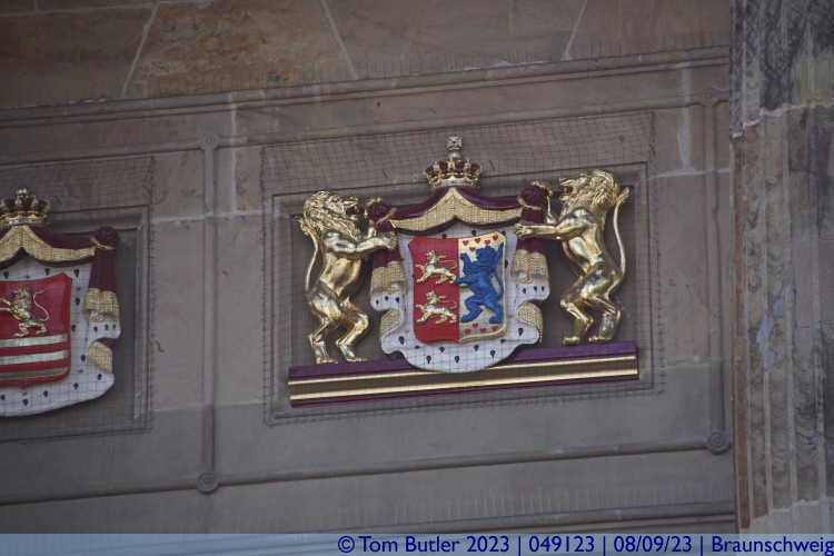 Photo ID: 049123, Royal crest, Braunschweig, Germany