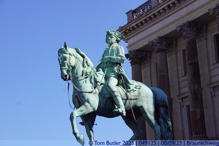 Photo ID: 049125, Horse rider statue, Braunschweig, Germany