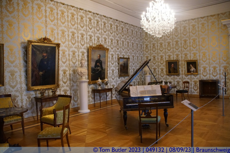 Photo ID: 049132, In the music room, Braunschweig, Germany