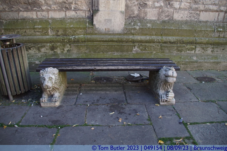 Photo ID: 049154, Bench by the cathedral, Braunschweig, Germany