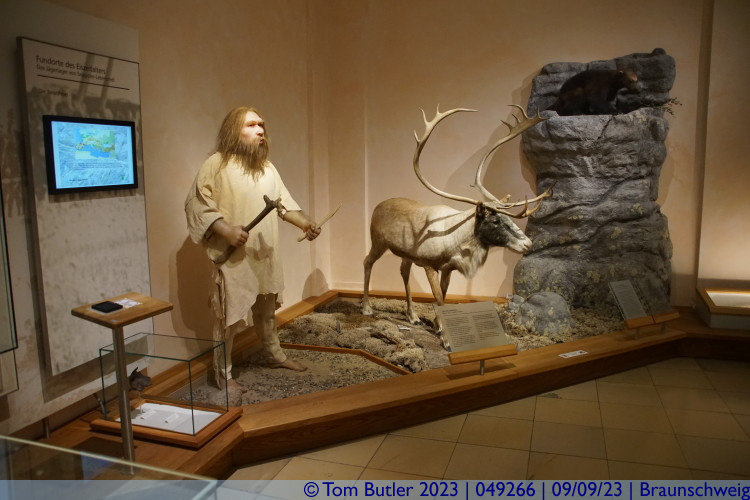 Photo ID: 049266, Ancient man with reindeer, Braunschweig, Germany