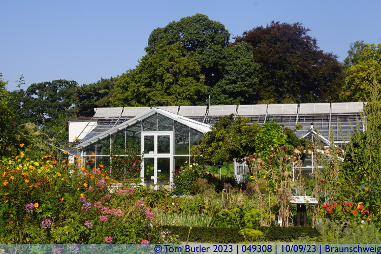 Photo ID: 049308, Greenhouses, Braunschweig, Germany