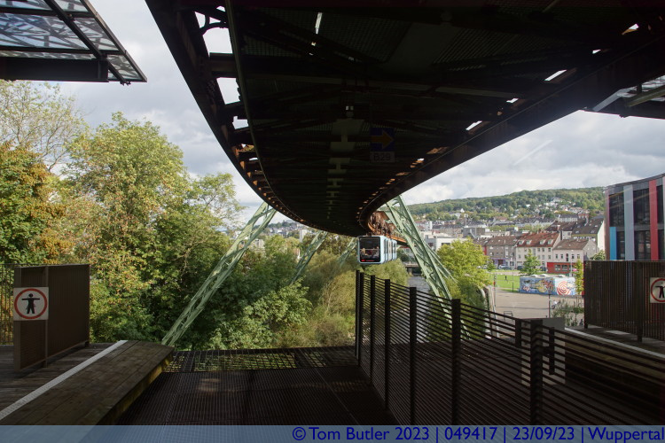 Photo ID: 049417, Dangle railway, Wuppertal, Germany