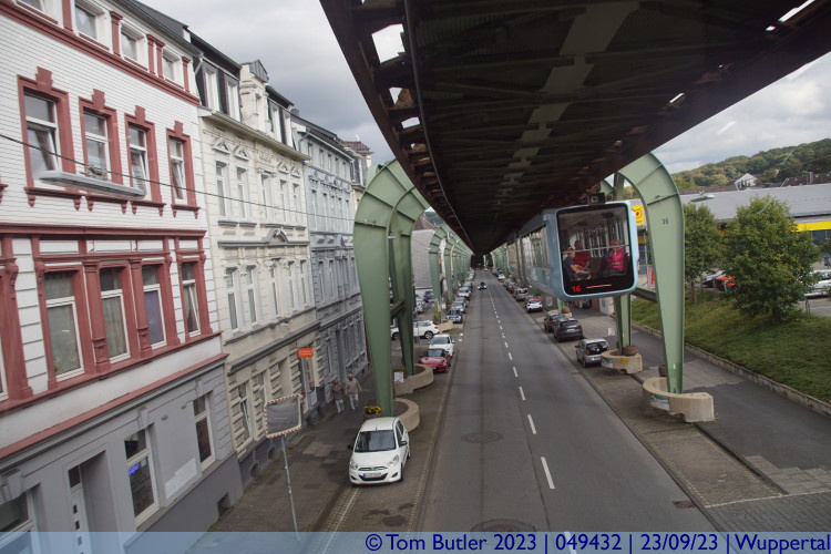 Photo ID: 049432, Passing another Schwebebahn, Wuppertal, Germany