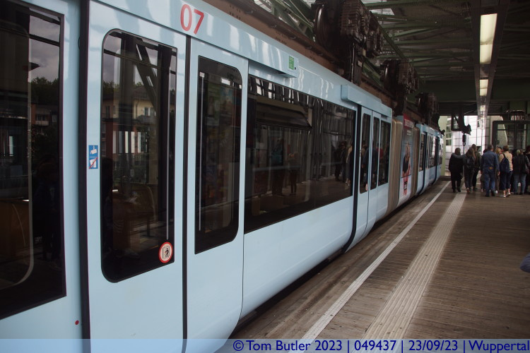 Photo ID: 049437, End of the line; All change, Wuppertal, Germany