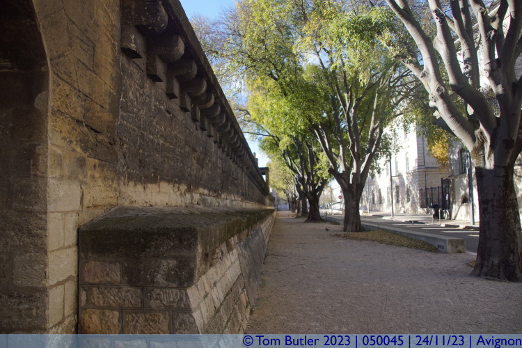 Photo ID: 050045, Behind the wall, Avignon, France