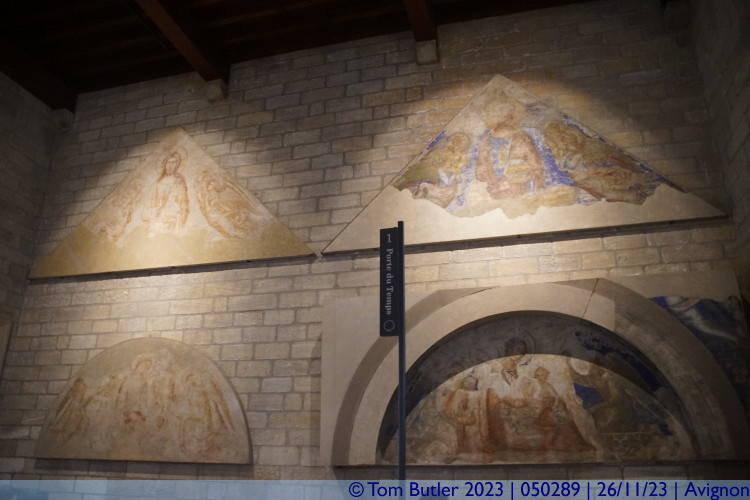 Photo ID: 050289, Frescos, Avignon, France