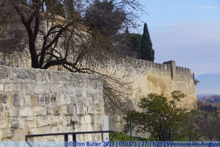 Photo ID: 050373, Fort walls past the abbey, Villeneuve-ls-Avignon, France