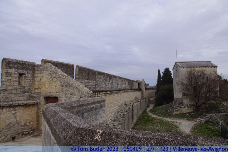 Photo ID: 050409, The fortress ramparts, Villeneuve-ls-Avignon, France