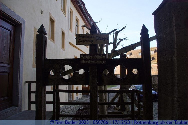 Photo ID: 050706, Double Pillory, Rothenburg ob der Tauber, Germany