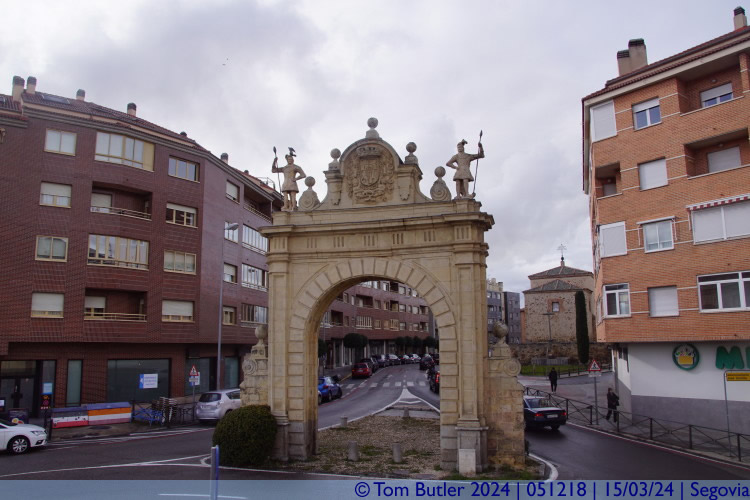 Photo ID: 051218, Puerta de Madrid, Segovia, Spain