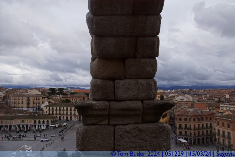 Photo ID: 051229, Under the arch, Segovia, Spain