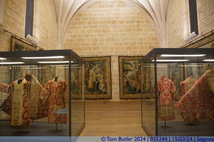 Photo ID: 051244, Tapestry gallery, Segovia, Spain