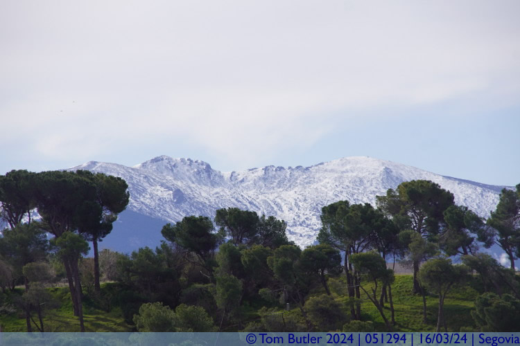 Photo ID: 051294, Snowcapped peaks of the Sierra de Guadarrama, Segovia, Spain