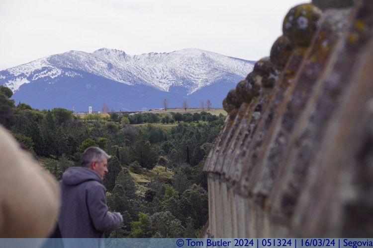 Photo ID: 051324, Walls and mountains, Segovia, Spain