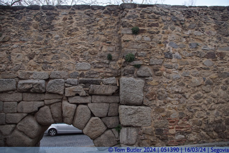 Photo ID: 051390, Where walls need to give way to arches, Segovia, Spain